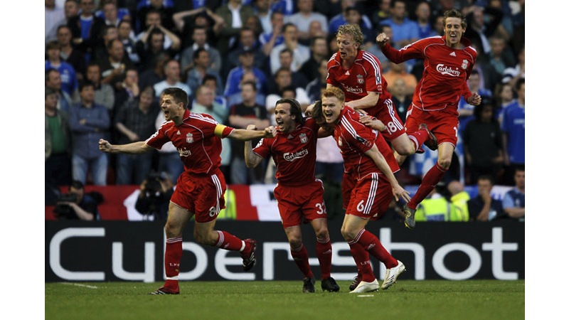185/218 - Liverpool celebrate, 2007. © Getty Images