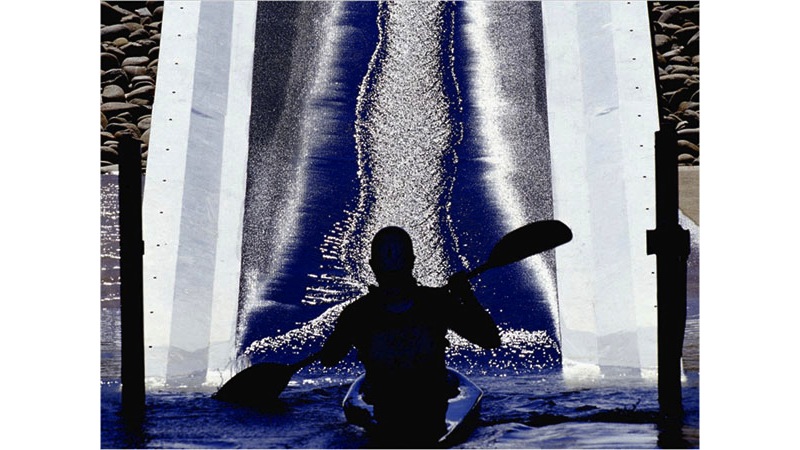 214/218 - Kayak, Sydney 2000. © Getty Images