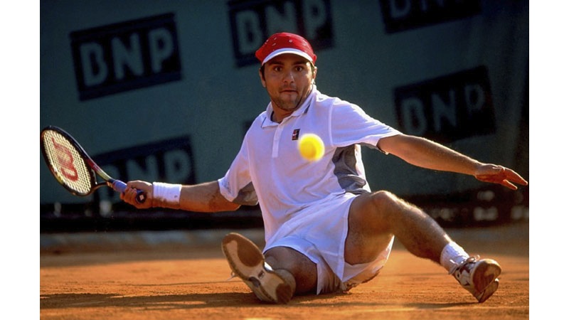 220/218 - Andrew Ille of Australia, 1999. © Getty Images