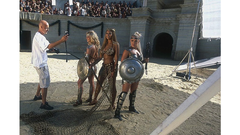 69/112 - Britney Spears, Beyonce Knowles & Pink / Pepsi - Rome, 2003.