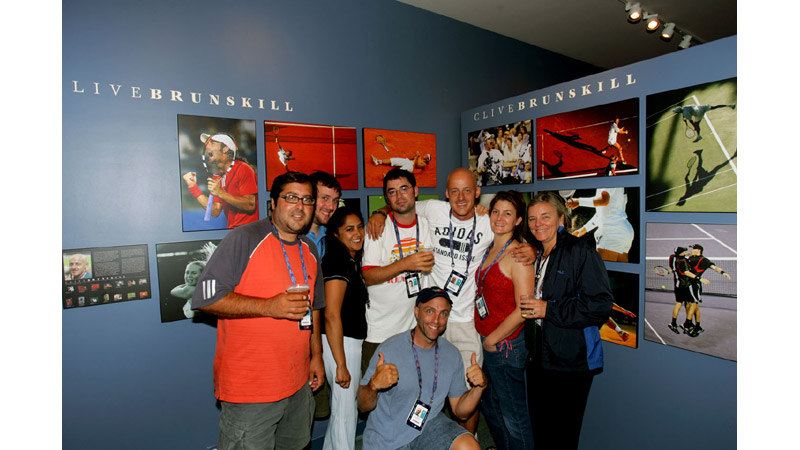 62/112 - Tennis Hall of Fame Exhibition. New York, 2005, with team Getty.