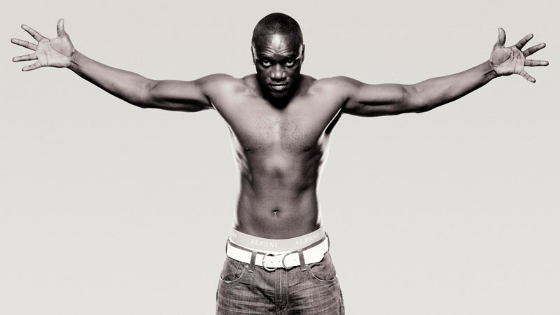 19/41 - AKON - Johanesburg, 2009.