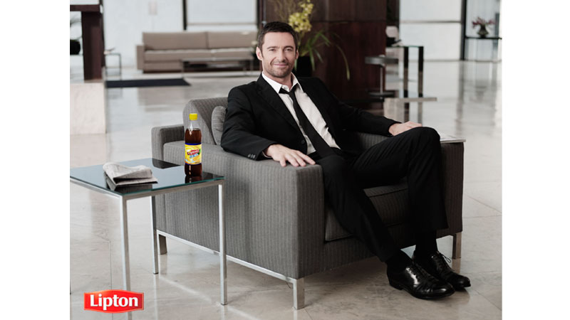 114/172 - Hugh Jackman / Lipton, 2010.