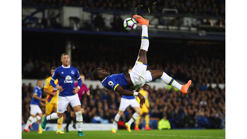 121/218 Yannick Bolasie, Everton v Crystal Palace, 2016